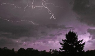 下雨天高速上车速多少安全 高速上下雨天车速限制