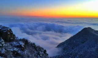 及既上苍山负雪,明烛天南翻译 登泰山记介绍