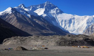 中国境内有哪些必玩的名山？ 有哪些呢