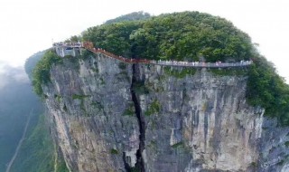 天门山在哪个省 天门山在湖南省