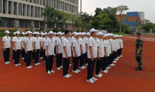 初一新生自我介绍 初一新生自我介绍范文示例