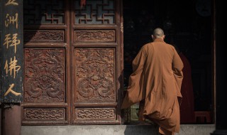 烧香拜佛发朋友圈句子 适合烧香祈福发朋友圈的句子