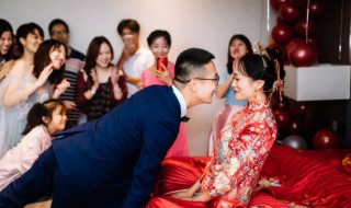 4个字的结婚祝福语有哪些 4个字的结婚经典祝福语