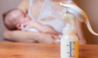 母乳可以放冰箱保鲜多久 母乳放冰箱保鲜的时间