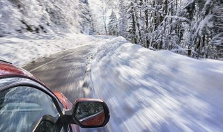 冰雪路面行车要注意什么 冰雪路面行车要注意哪些事项