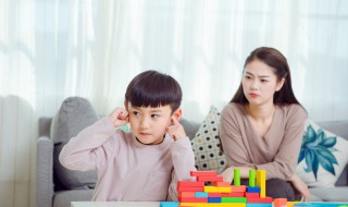 为什么小孩子打爸妈会怎么样，父母打孩子会怎么样