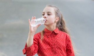 父亲怎么跟青春期的女孩子沟通