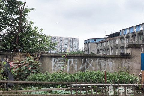 宅基地转让给本村人合法吗？