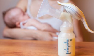 保鲜袋的母乳怎么加热（保鲜袋里的母乳放冰箱拿出来后怎么加热）