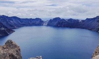 长白山天池是活火山还是死火山