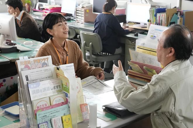 特写｜重启人生，不想再“考公”的日本年轻人