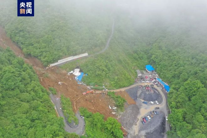 四川山体垮塌致19人遇难，救援村民讲述更多细节，业内人士：矿山附近建宿舍有隐患