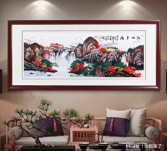 家里挂画怎么选？万山红遍，层林尽染，这样的山水画财源滚滚来