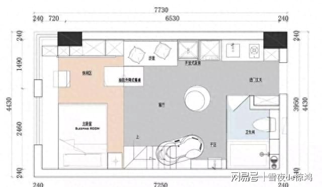 28㎡超小公寓，她将厨房藏进柜子里，衣帽间设半空中