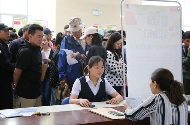 “考本科有什么意义？”上千家央国企组织秋招，条件让毕业生无语