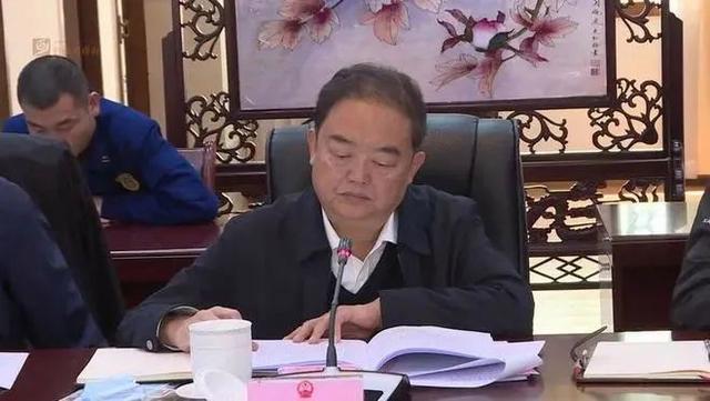 省政法委通报，披露“消失”两年的厅官已经被降为科级