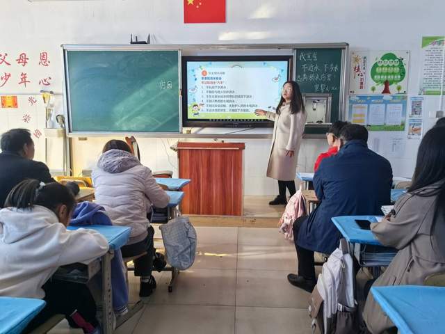 胶州市张应小学：开展“学情会商·家校面对面”活动