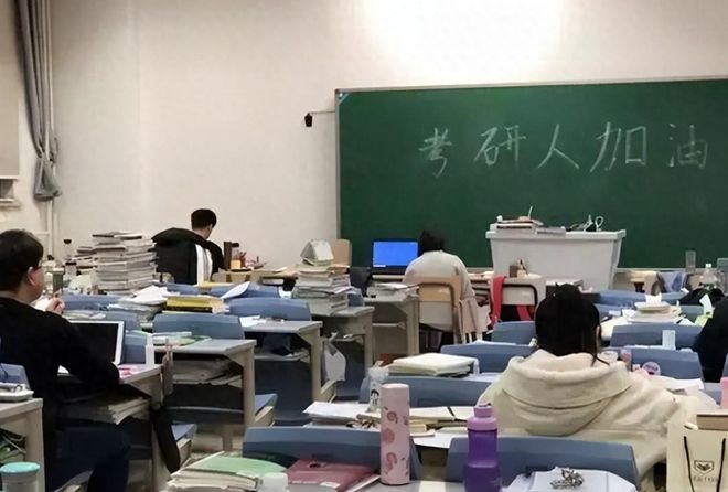 考研时间定了，考生却慌了，2024年考研“直接淘汰”了80万考生