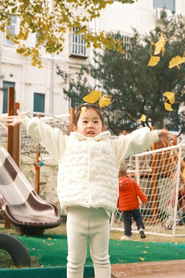 慕了慕了！青浦小囡的幼儿园宛如银杏世界~