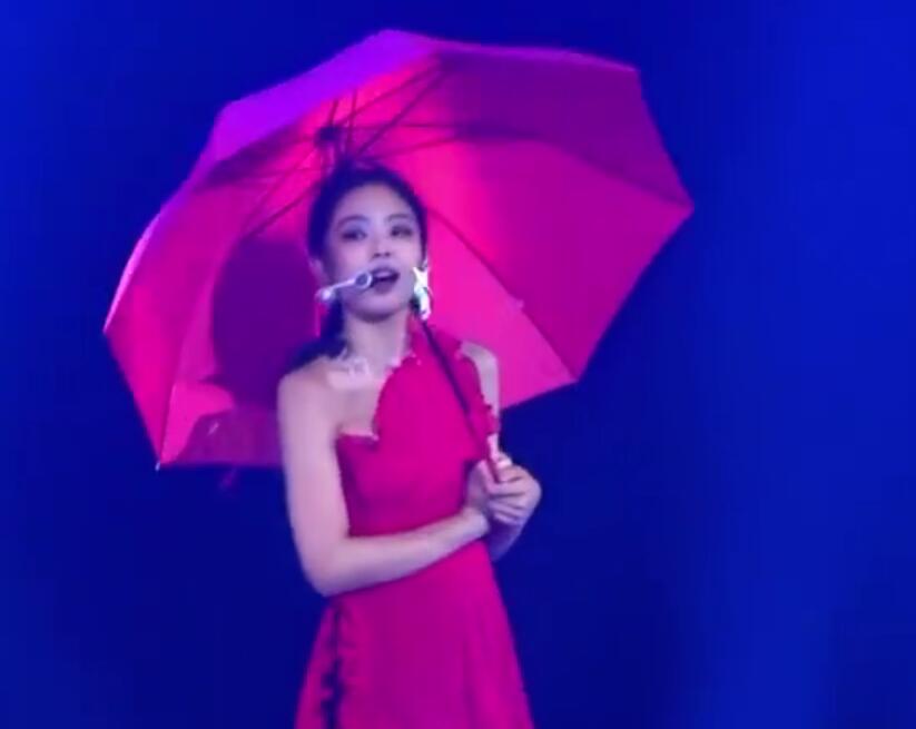 Jennie成立个人厂牌 新公司由自己和母亲一起打造